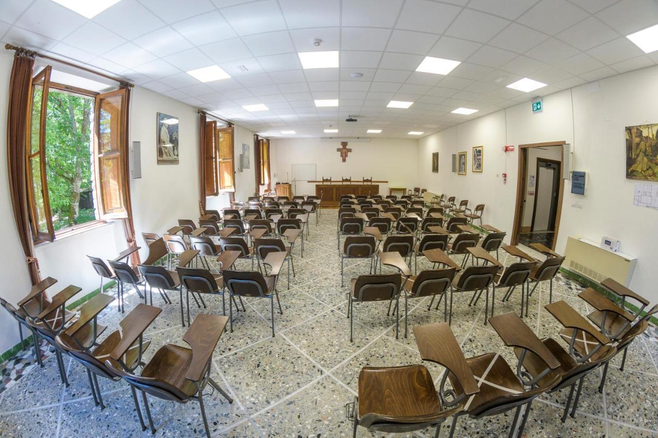 Casa Perferie “Pastor Angelicus” Hotel Ла Верна Екстериор снимка